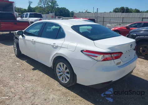 2018 Toyota Camry L/Le/Se/Xle from USA, damaged, VIN 4T1B11HK1JU062112